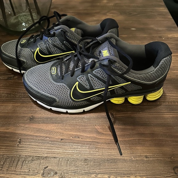 Nike Shoes - Nike Shox